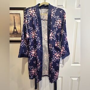 Morgan Lane x fabfitfun Floral Kimono Robe🌸